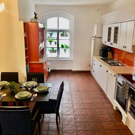 Secret Garden Apartment *